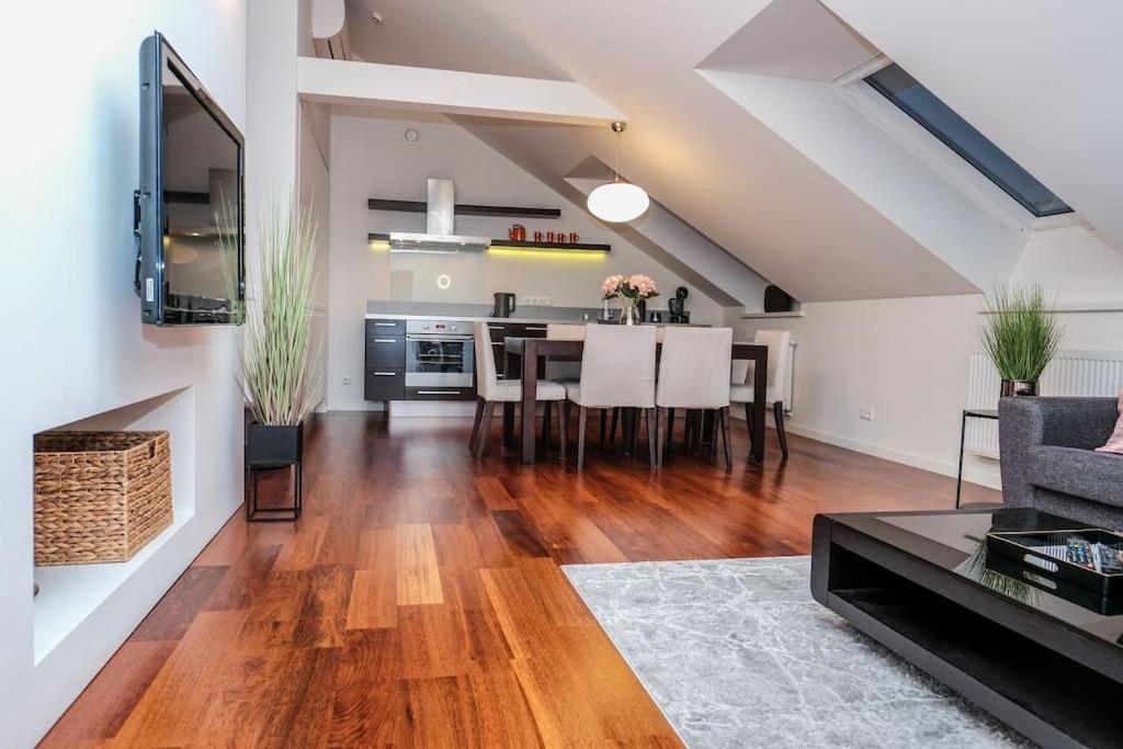 #Stayhere - Spacious Luxury Town Hall 3Bdr Apartment Вильнюс Экстерьер фото
