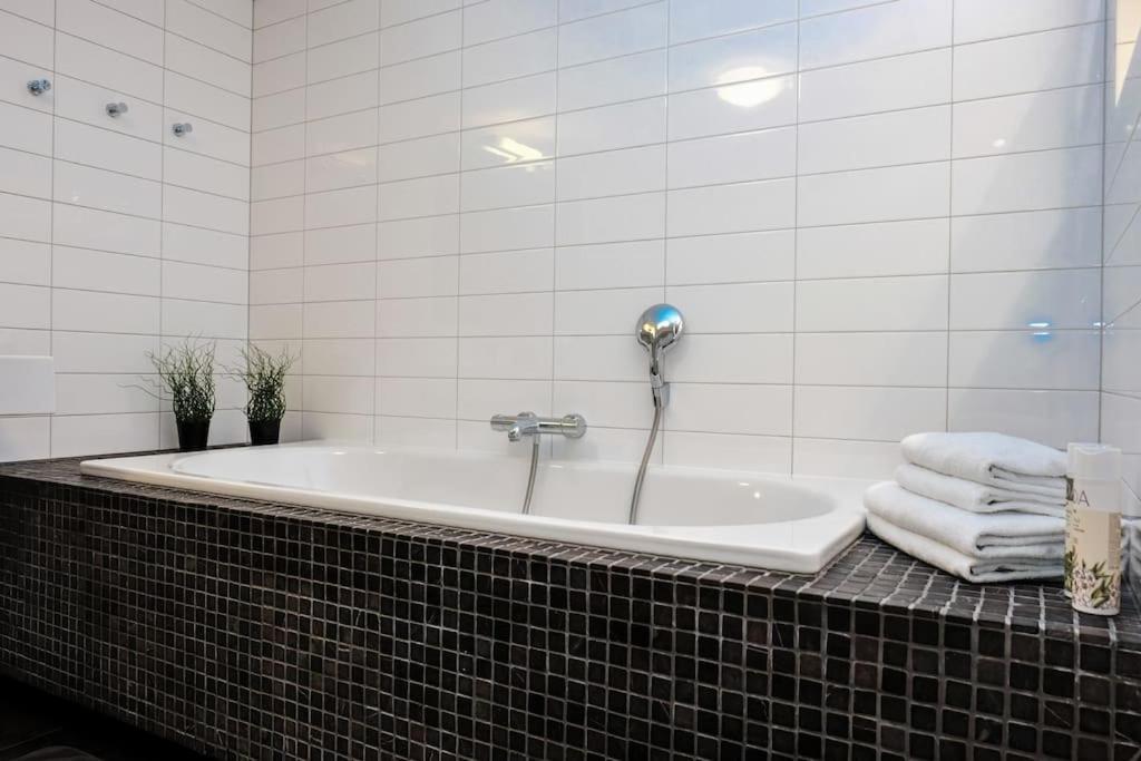 #Stayhere - Spacious Luxury Town Hall 3Bdr Apartment Вильнюс Экстерьер фото