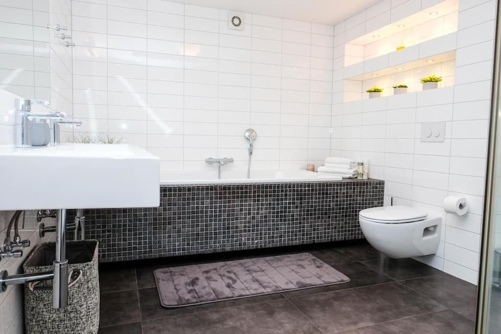 #Stayhere - Spacious Luxury Town Hall 3Bdr Apartment Вильнюс Экстерьер фото